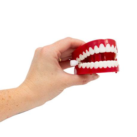 CLOCKWORK CHATTERING TEETH