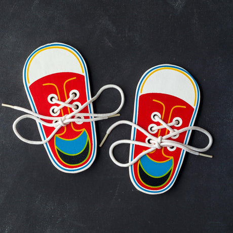 WOODEN LACING SHOE