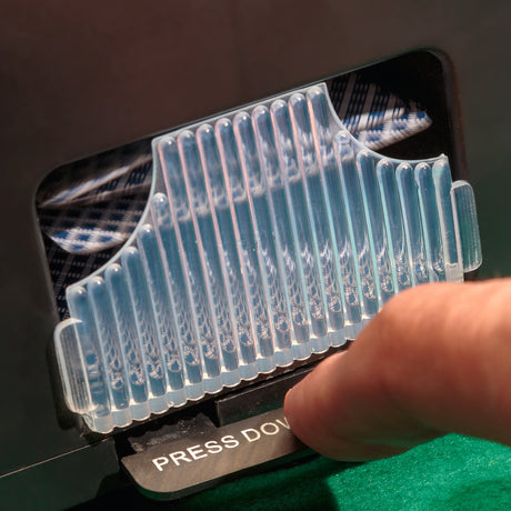 AUTOMATIC CARD SHUFFLER