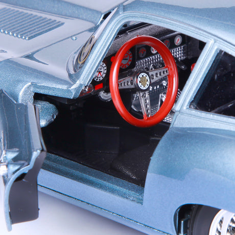 1:18 JAGUAR E COUPE (1961)