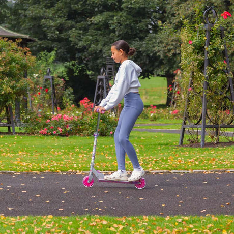 UNICORN DREAMLAND SCOOTER WITH FLASHING WHEELS