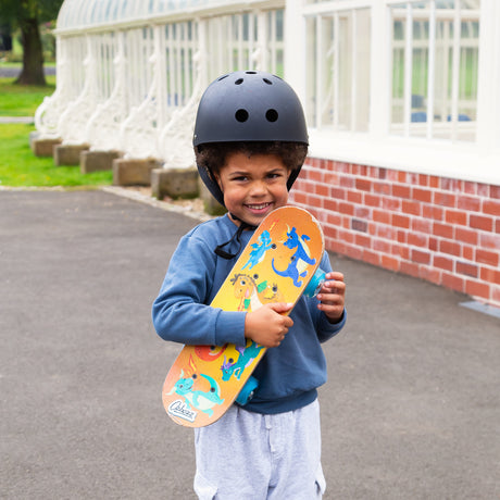 DRAGONS SKATEBOARD WITH FLASHING WHEELS 17 INCH