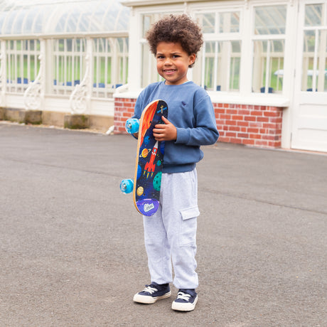 SPACE SKATEBOARD WITH FLASHING WHEELS 17 INCH