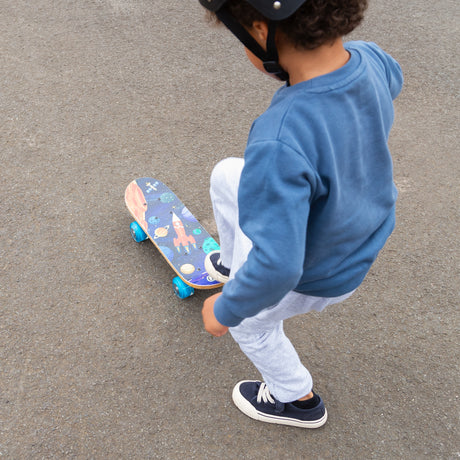 SPACE SKATEBOARD WITH FLASHING WHEELS 17 INCH